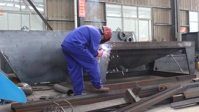 小型洗沙機多少錢一台，沙子泥土含量多能洗幹淨（jìng）嗎？